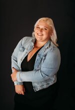 Photo of Laura Collins